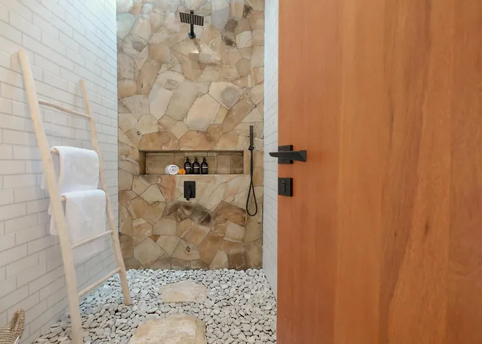 Villa Amritaz Uluwatu, Private Pool & Bbq, Premium Sound, 7 Min To Melasti
