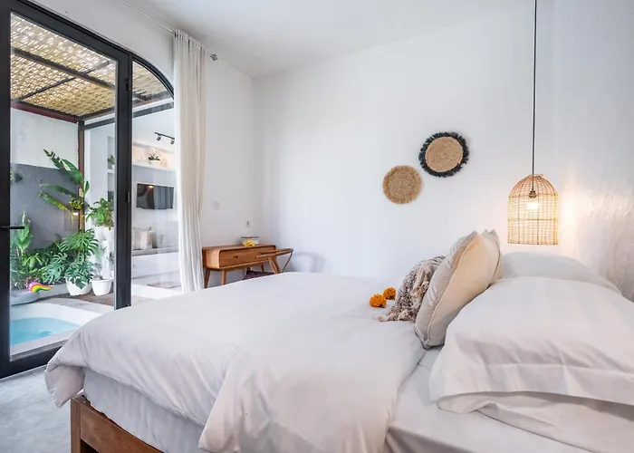 Villa Amritaz Uluwatu, Private Pool & Bbq, Premium Sound, 7 Min To Melasti Uluwatu (Bali)